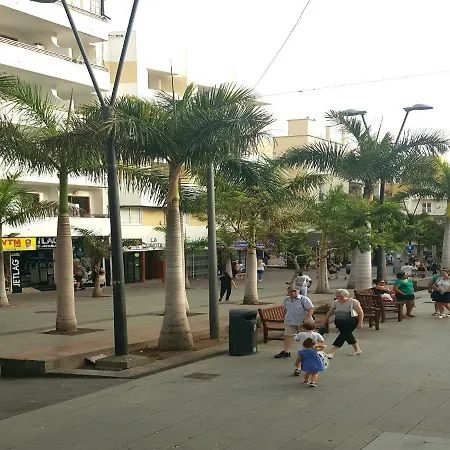 Los Cristianos Brisol, Close The Beach * Лос Кристианос